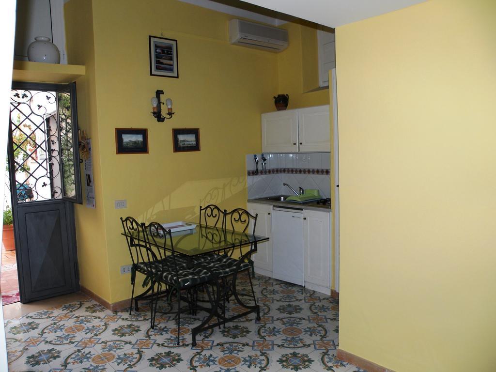Apartamento La Dolce Meta Habitación foto